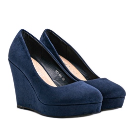 Marineblaue Pumps aus Öko-Wildleder am Keilabsatz Karilla 1