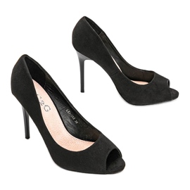 Schwarze Pumps auf Stilettoabsatz von Janessa 2