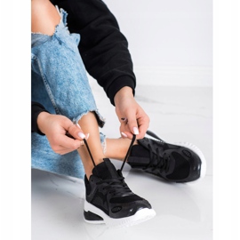 SHELOVET Durchbrochene Sportschuhe schwarz 1