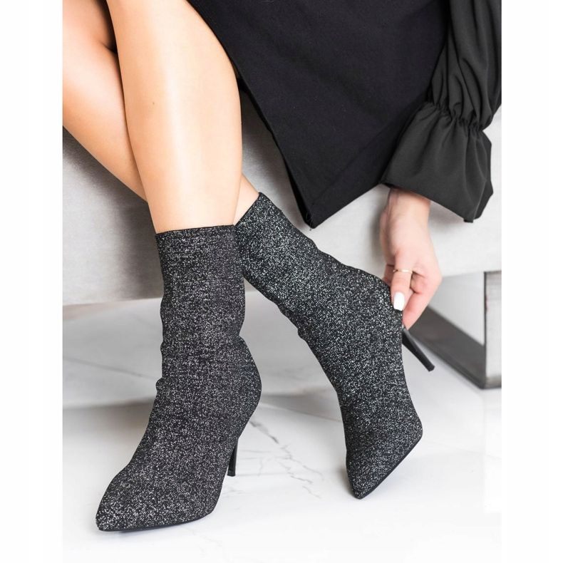 Sabatina Frühlingsstiefel auf einem hohen Absatz schwarz 1