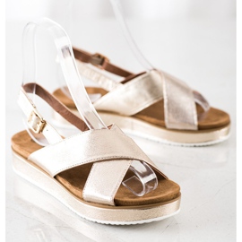 Goodin Goldene Sandalen auf der Plattform 2