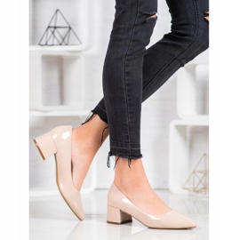 VINCEZA Lackierte Pumps beige 2