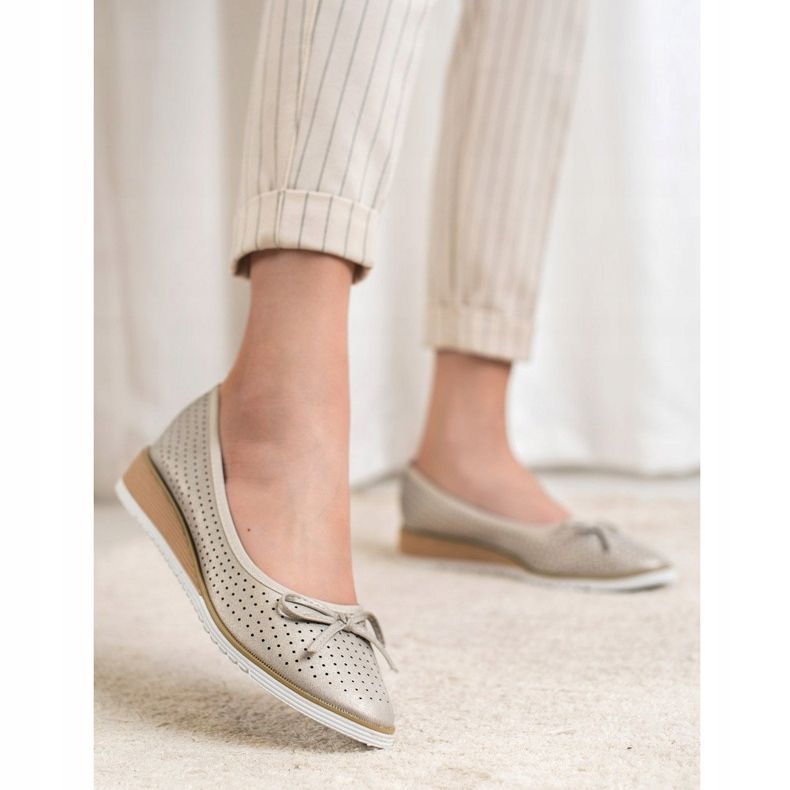 Goodin Durchbrochene Keilpumpen golden 1