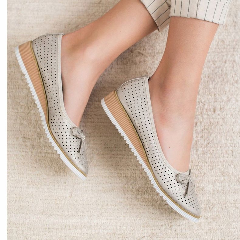 Goodin Durchbrochene Keilpumpen golden 2