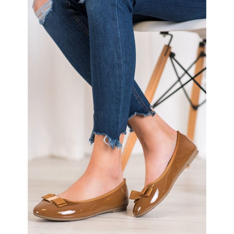 Fama Lackierte Ballerinas mit Schleife braun 2