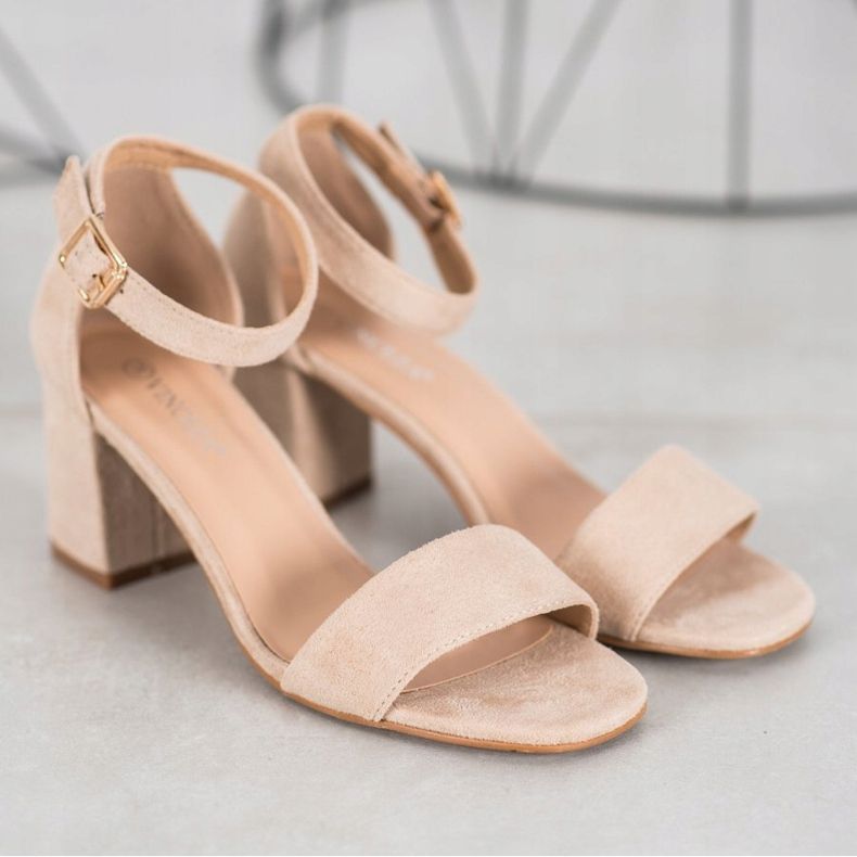 Klassische VINCEZA Sandalen braun 1