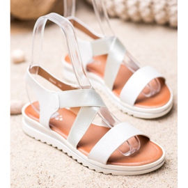 Weide Sandalen auf der Plattform weiß grau 1