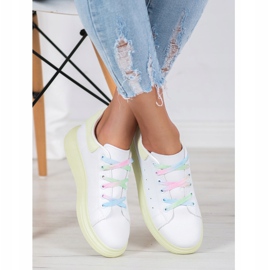 SHELOVET Sneakers mit bunten Schnürsenkeln weiß grün 1