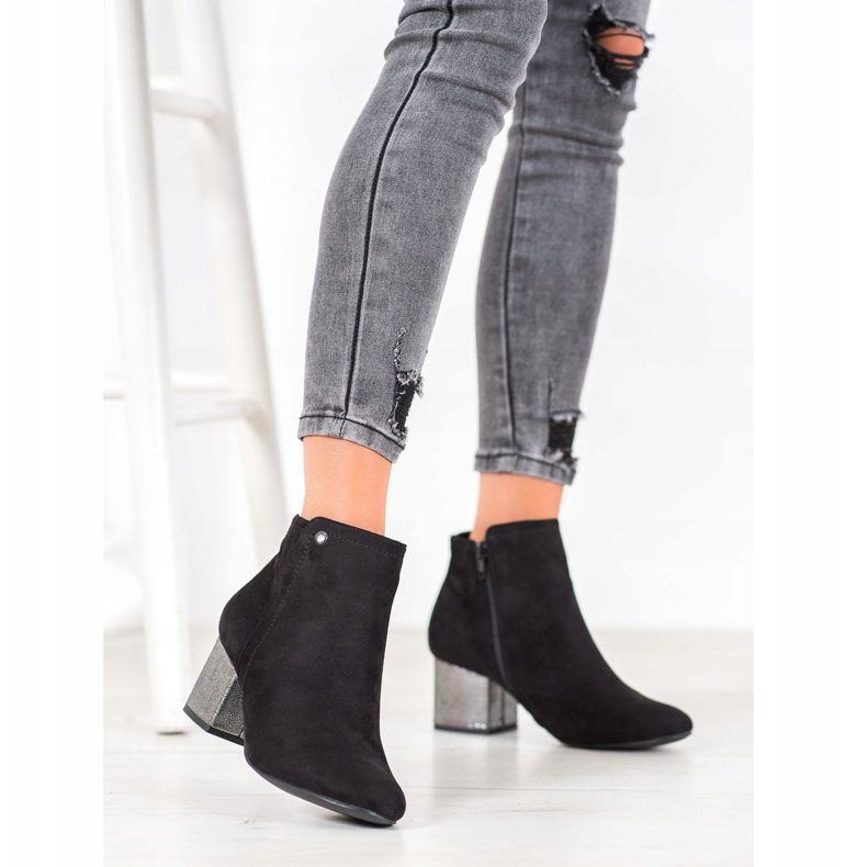 Goodin Schwarze Wildlederstiefeletten 1