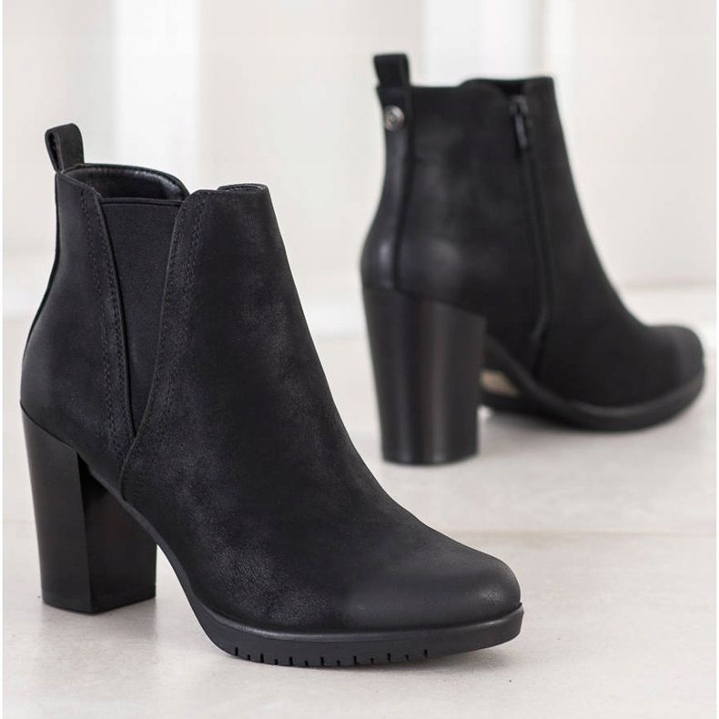 Stiefel an einer Bar Sergio Leone schwarz 2