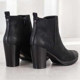 Stiefel an einer Bar Sergio Leone schwarz 1