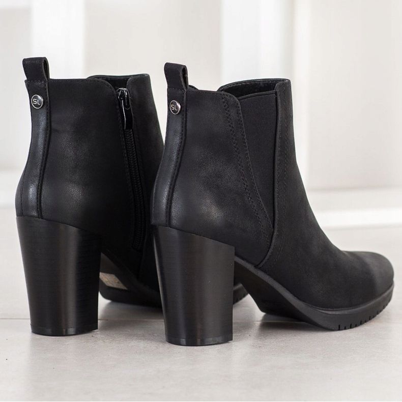 Stiefel an einer Bar Sergio Leone schwarz 1