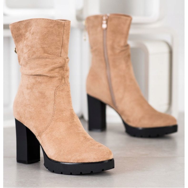 Bella Paris Hohe Stiefel auf der Plattform beige 2