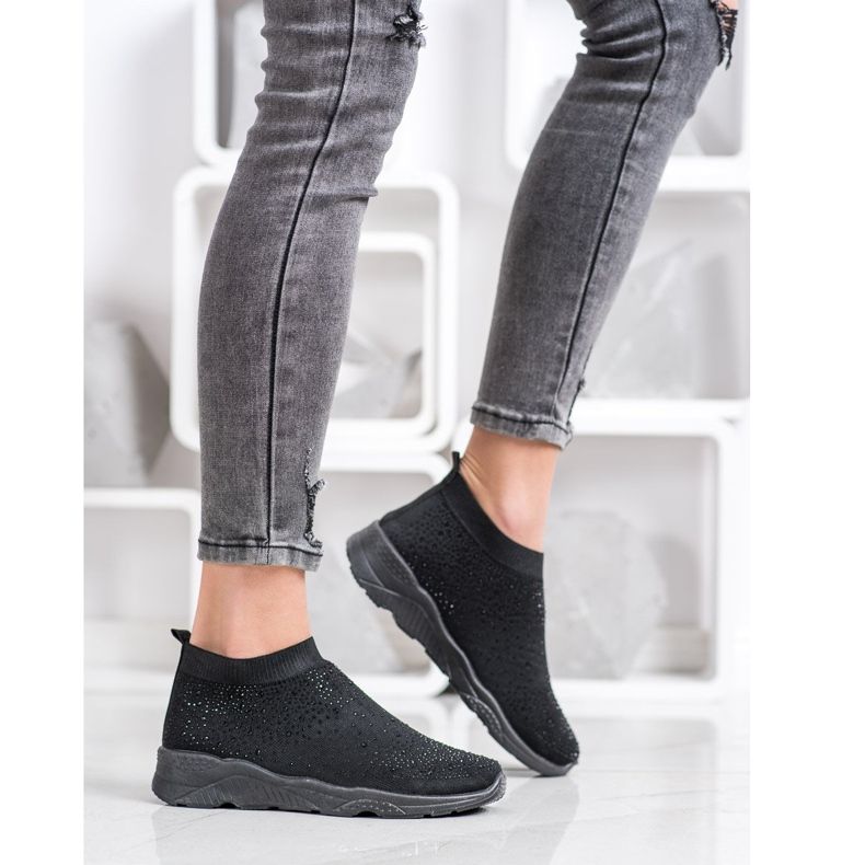 Goodin Schwarze Slipons mit Kristallen 1