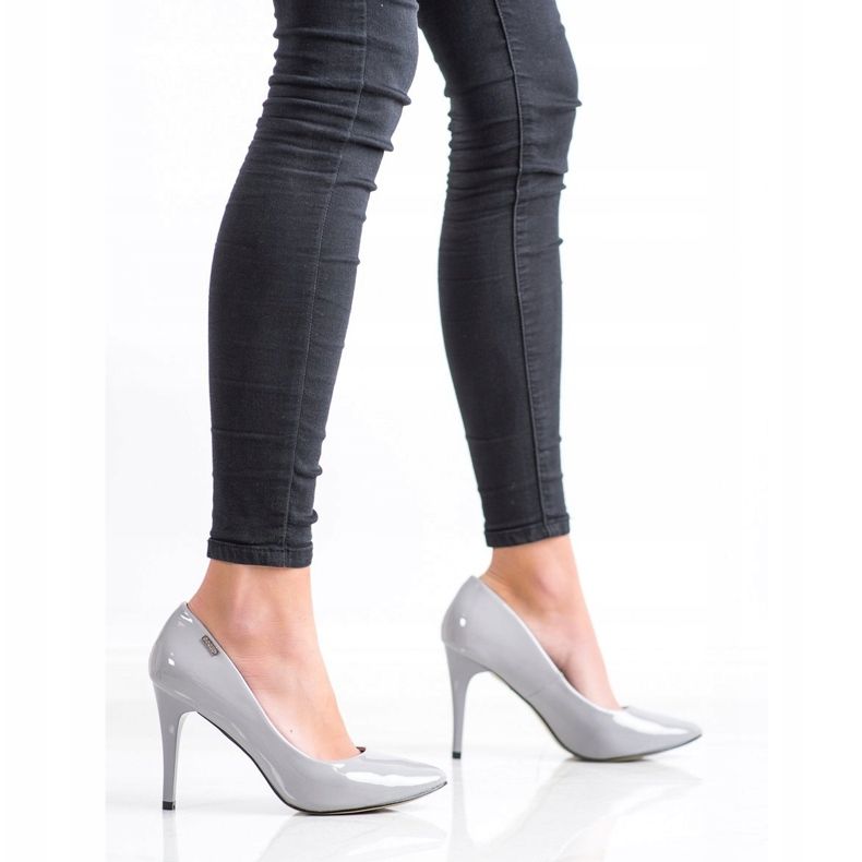 Goodin Lackierte Pumps grau 1