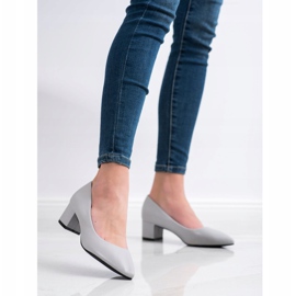 Goodin Pumps auf niedriger Säule grau 1
