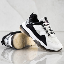 Ideal Shoes Sneakers auf der schwarzen Plattform weiß 2