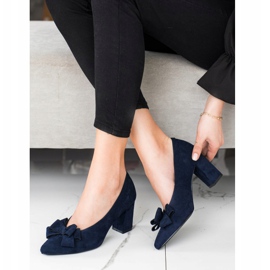 Marineblaue Pumps mit VINCEZA-Schleife 2