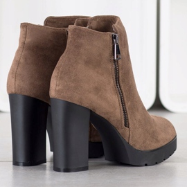 Small Swan Stiefel mit hohen Absätzen braun 1