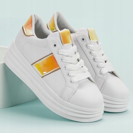 SHELOVET Weiße Schuhe auf der Plattform 1