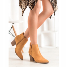 Seastar Wildleder Booties auf einer Bar braun 2