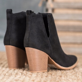 Seastar Wildleder Booties auf einer Bar schwarz 1
