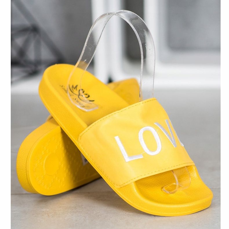 Small Swan LOVE &amp; HATE Hausschuhe aus Öko-Leder gelb 2