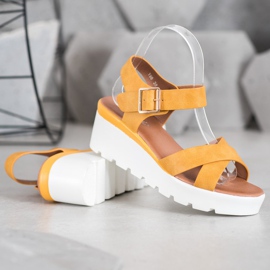 Weide Modische Sandalen gelb 1