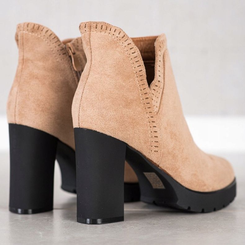 Bella Paris Stiefel mit hohem Absatz beige 1