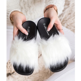 SHELOVET Stilvolle Hausschuhe weiß 2