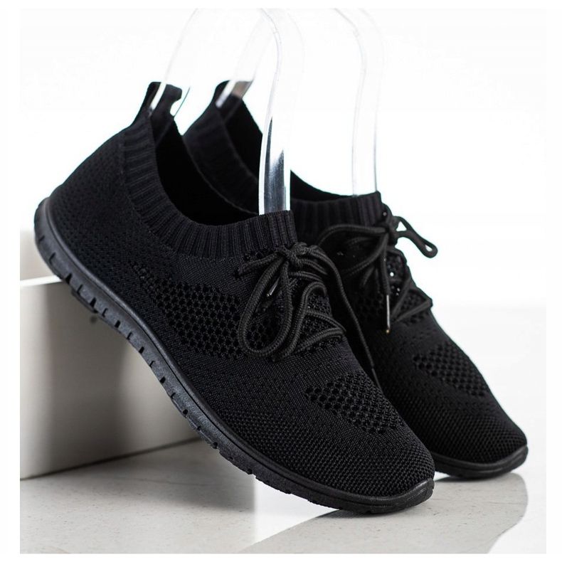 SHELOVET Schwarze Sneakers mit Lochmuster 1