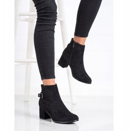 J. Star Schwarze Stiefel auf High Heels 2