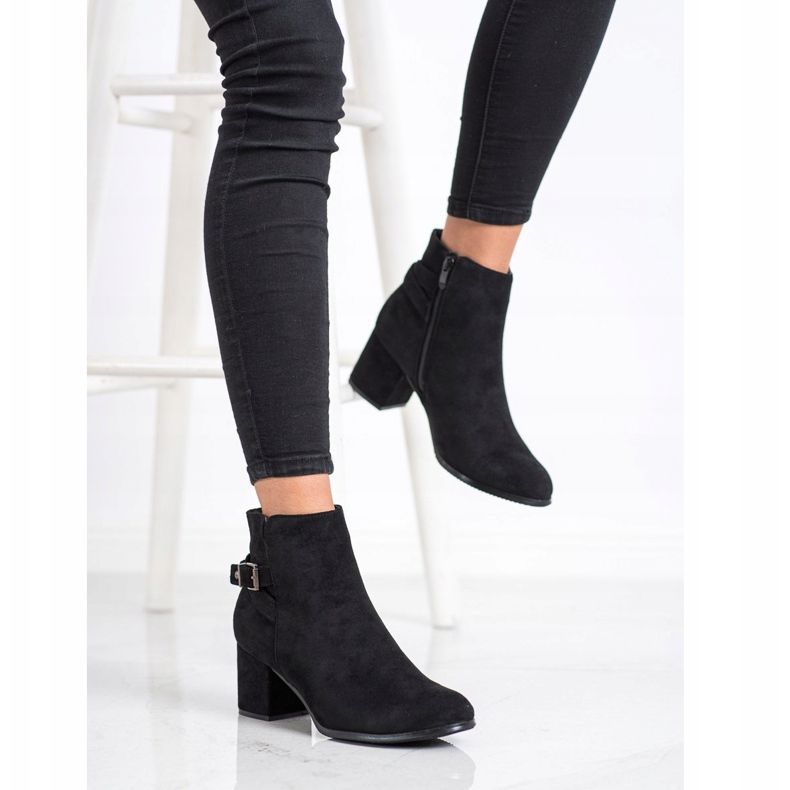 J. Star Schwarze Stiefel auf High Heels 2