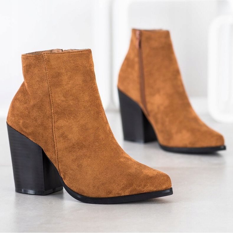 Marquiz Stiefel auf einem breiten Pfosten braun 1