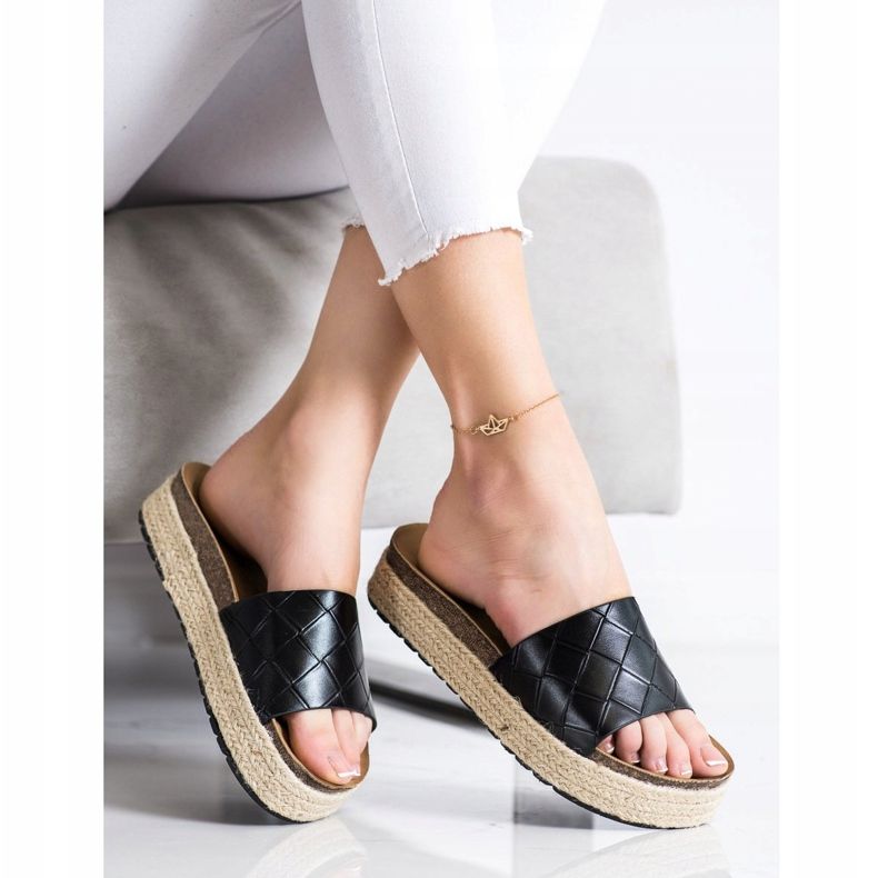 SHELOVET Hausschuhe auf der Plattform schwarz 1