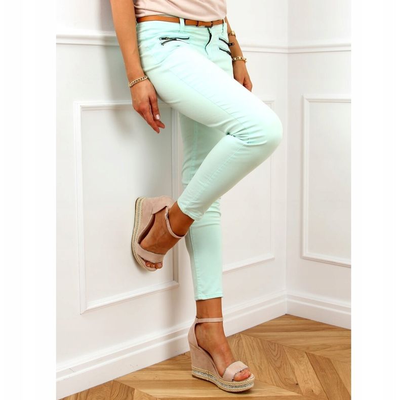 Sandalen auf einem beigen Keil LL6351 Nude 2