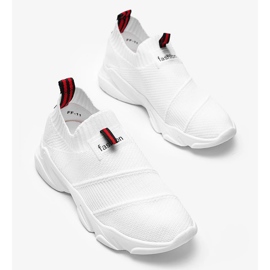 Weiße Turnschuhe der Gerechtigkeit 2