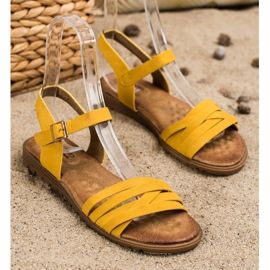 Evento Klassische Sandalen mit Schnalle gelb 1