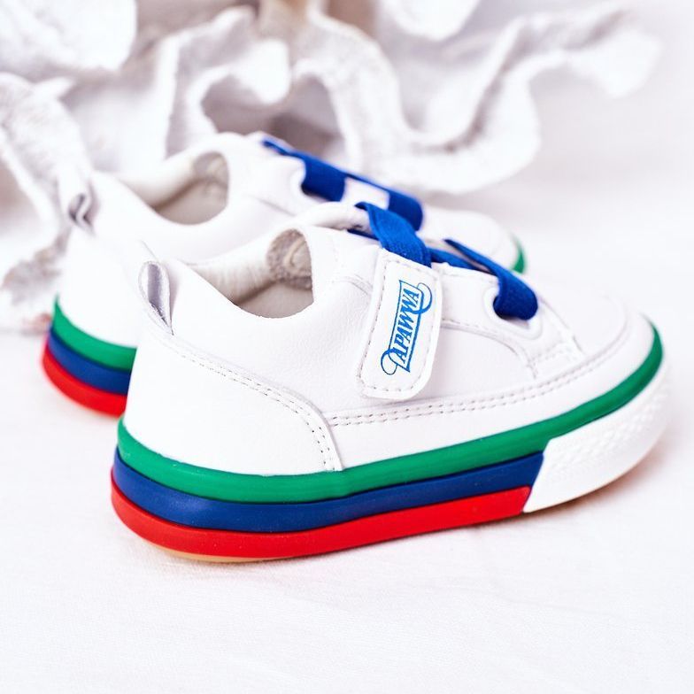 Apawwa Gerippte Kinder-Sneaker in Weiß und Marineblau Baxter 1