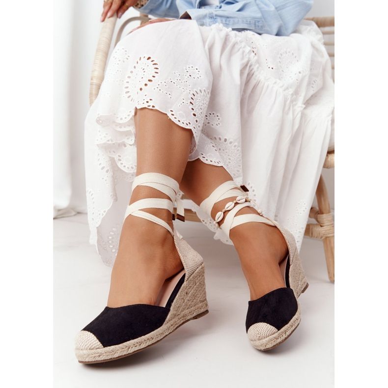 PG1 Schwarze Nelly Keilsandaletten mit Zöpfen beige 2