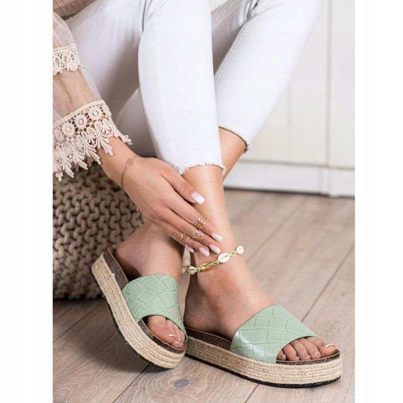 SHELOVET Hausschuhe auf der Plattform grün 1