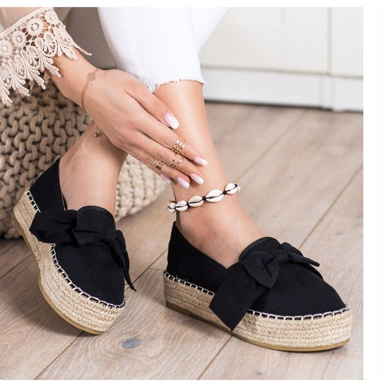SHELOVET Schwarze Espadrilles mit Schleife 1