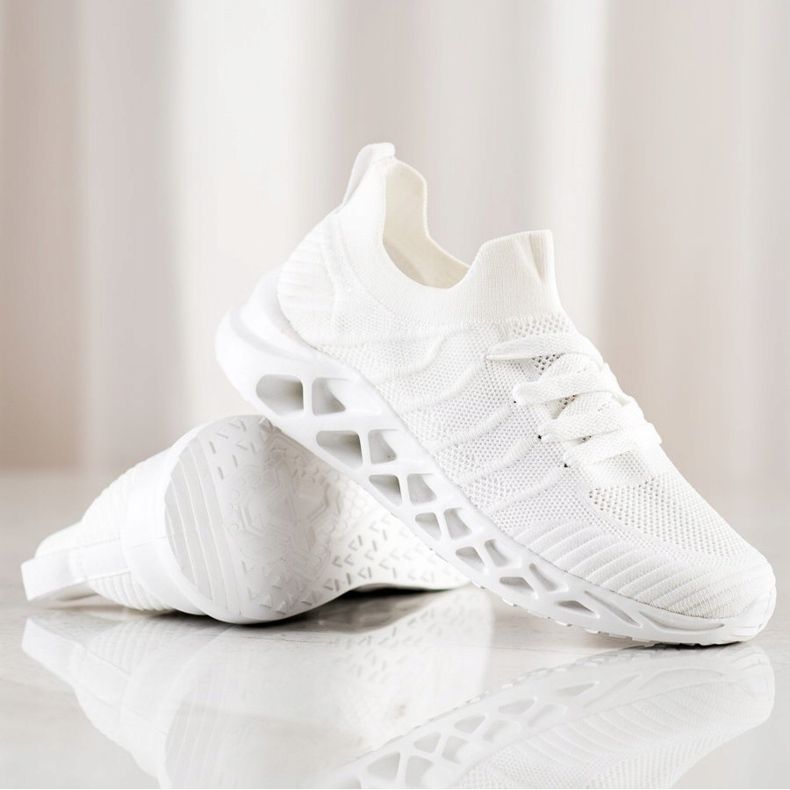 Leichte Sportschuhe von Mckeylor weiß 1