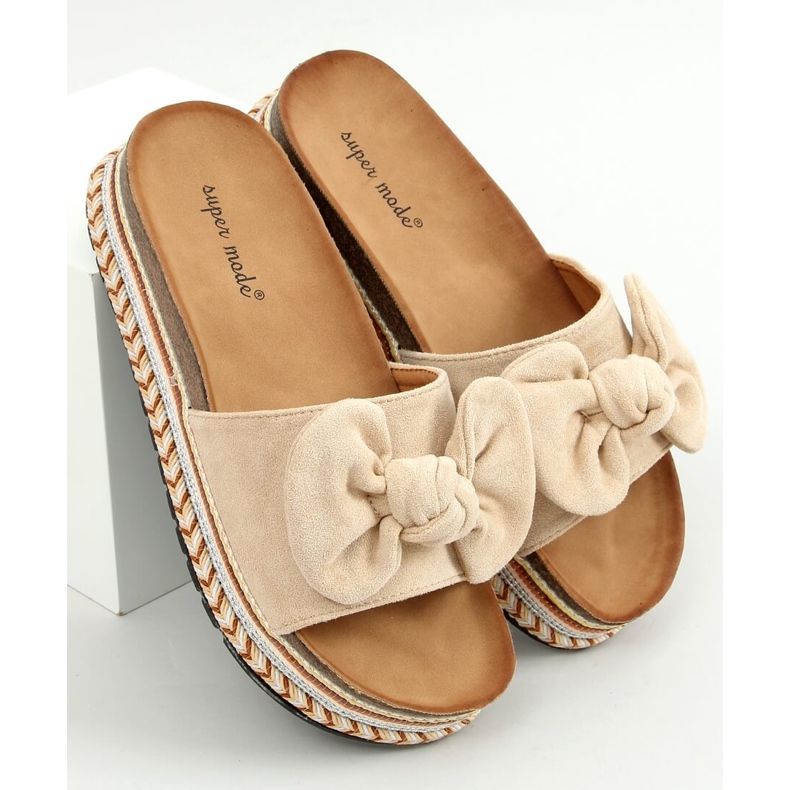 Beige 7705 Beige Slipper auf der verzierten Sohle 1