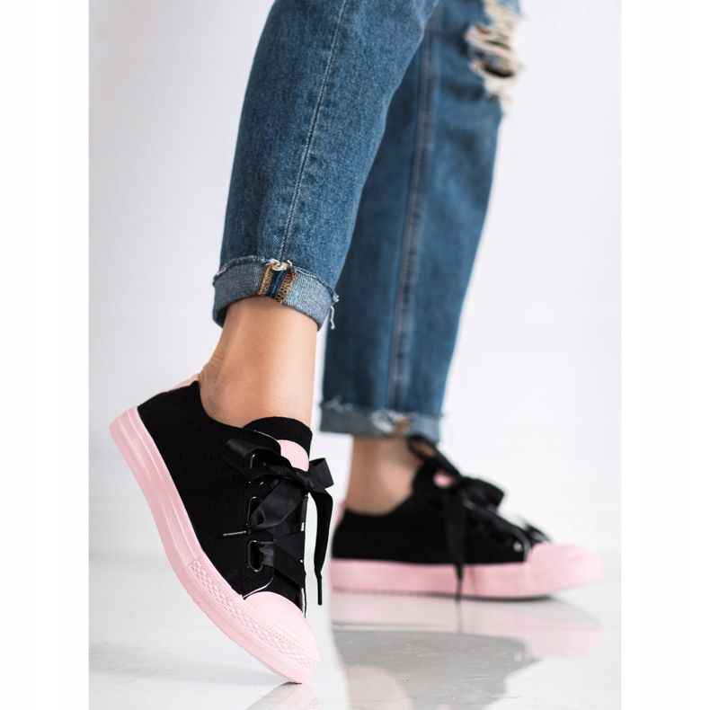 SHELOVET Stylische gebundene Sneakers schwarz 1