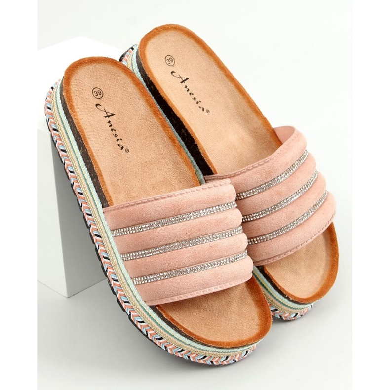 Pink N-96 Pinke Pantoffeln auf der verzierten Sohle rosa 1