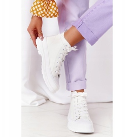 Weiße Trissy Ledersneaker für Damen auf einer großen Sohle 1