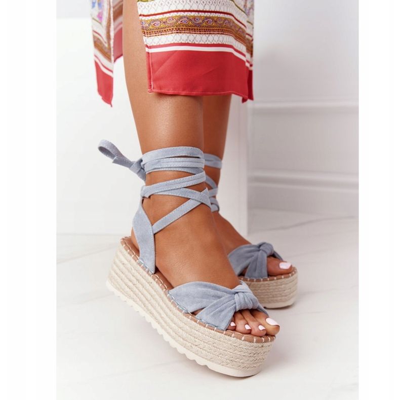 PS1 Gebundene Sandalen auf einer blauen geflochtenen Plattform La Palma beige 2