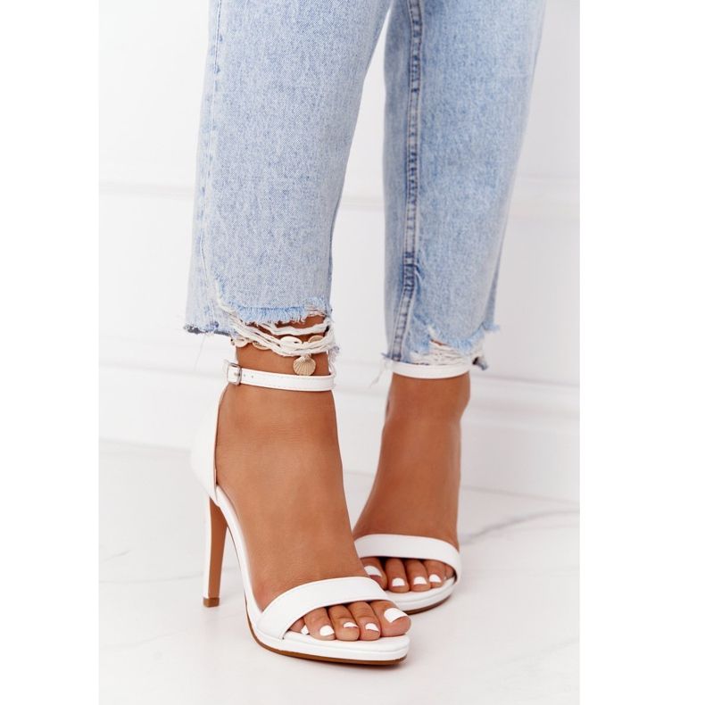 PG1 Elegante Sandalen auf einem weißen Glamour-Absatz 2