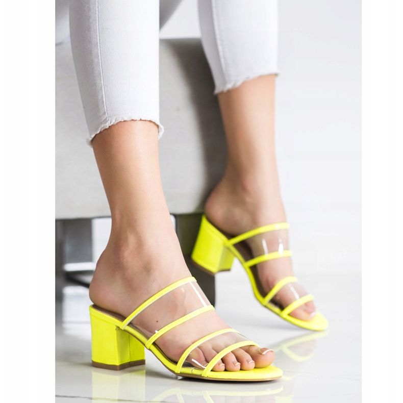 Small Swan Hausschuhe mit transparenten Streifen gelb 2